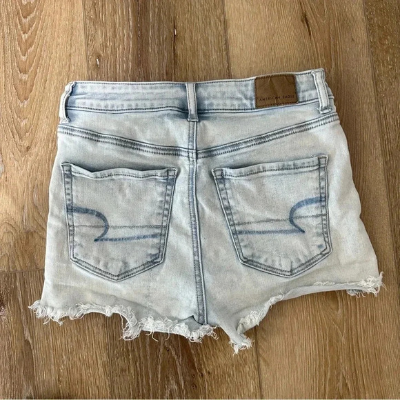 American Eagle Women's Super Hi-Rise Shortie Distressed Denim Shorts Size 2 GUC - Picture 9 of 9